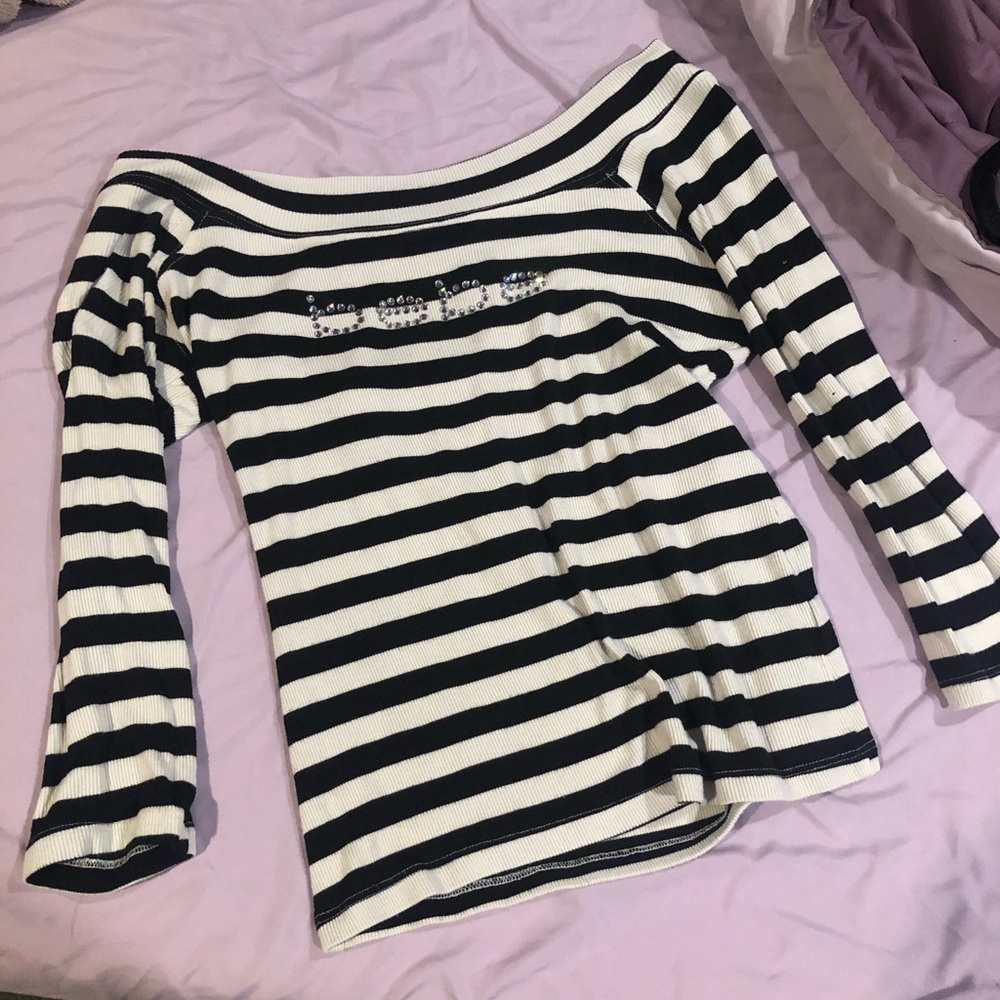 bebe Black & White Shoulder Cut long sleeve shirt